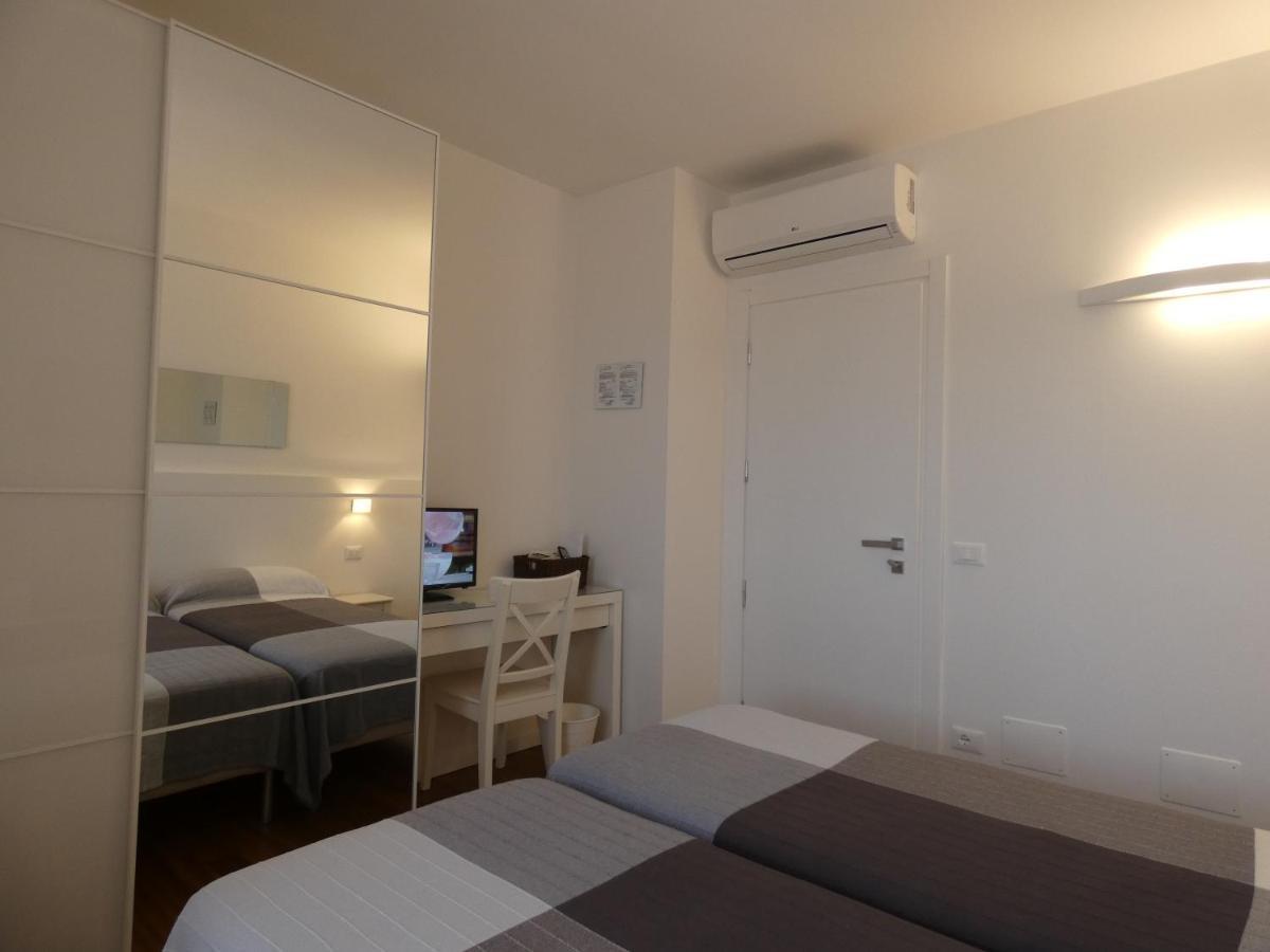 Sant'Anna Hostel 斯培西亚 外观 照片